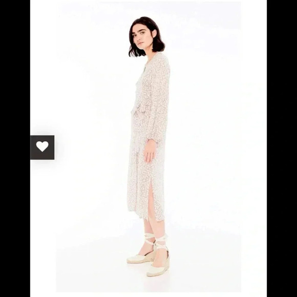 Faithfull the Brand
LE FIGARO MIDI DRESS
AZALEA FLORAL Size 6 $175 - Picture 3 of 7